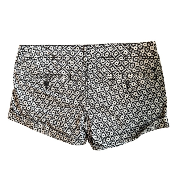 American Eagle Shorts Size 6 - Picture 2 of 2